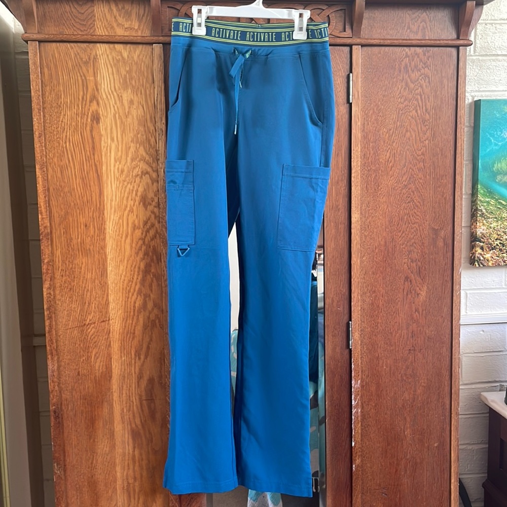 Med Couture Activate scrub set in Carribean